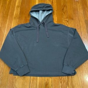 Women’s OLD NAVY NEVER WORN,NO TAGS.SNUGGLY FLEECE HOODIE. SZ. MED.GREY.NO FLAWS